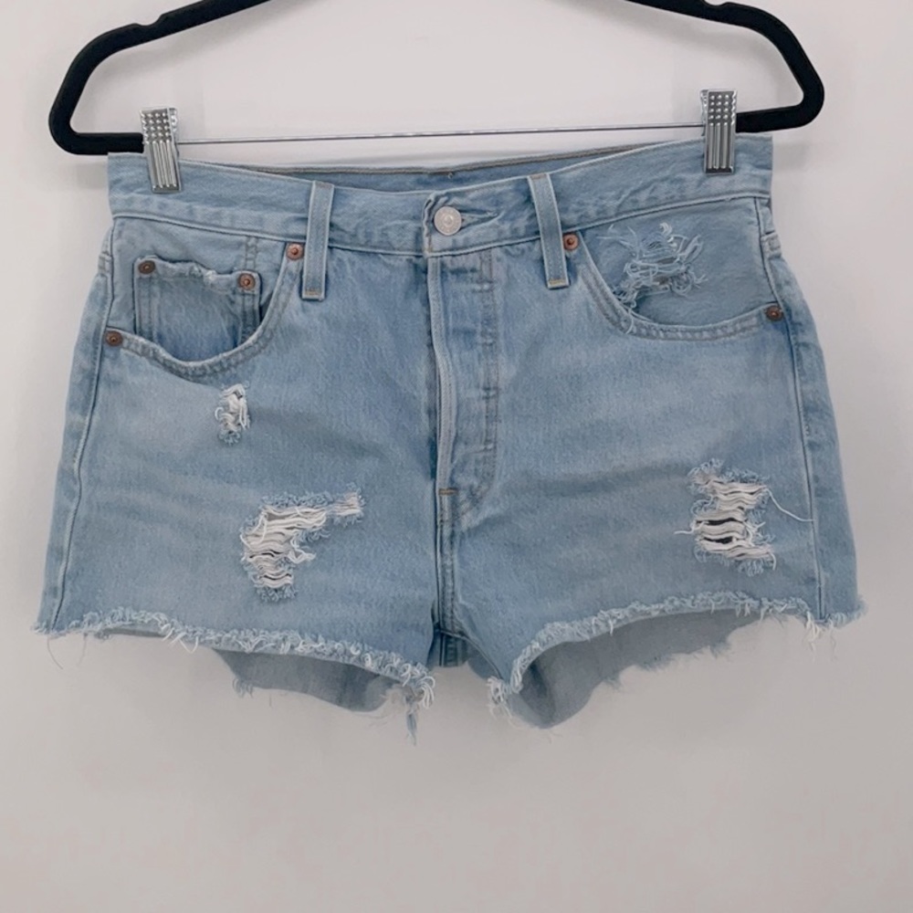 Levi’s 501 Light Stone Wash High Rise Distressed Denim Shorts Size 28